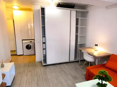 Garsoniera de inchiriere Sector 3 Bucuresti sufragerie mica